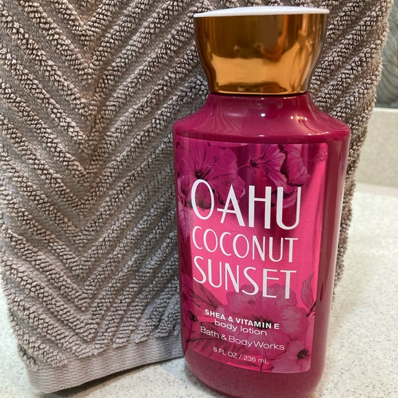 Bath & Body Works Other - NWOT Oahu Coconut Sunset Bath and Body Works 8oz body lotion